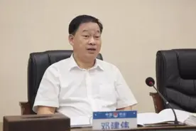 两位“老公安”已调往驻港国安公署任职图片