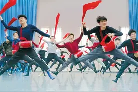 刚下春晚舞台就登“陕北高原”中国东方演艺集团再排《兰花花》图片