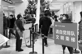 郑大一附院门诊爆棚堪比春运现场 周一至周三专家最多？靠谱不图片