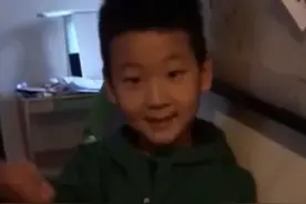 小男孩不听话被妈妈训神回复：等我娶了媳妇让媳妇欺负你图片