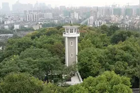 吴山望火楼的前世今生｜瞭望、敲钟，敲五声，代表武林门外一带着火，杭州城隍山往事图片