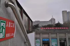 槐荫广场人防停车场完成升级改造，规划停车位676个图片