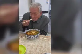 闪电评论丨一面之“源”温暖两座城，为德州小伙封书源点赞图片