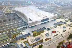 芜湖站西广场和阜阳西站站前广场投入使用图片