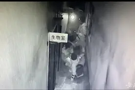 合肥8名大学生玩“密室逃脱”发生踩踏事故 一女生鼻梁骨骨折图片