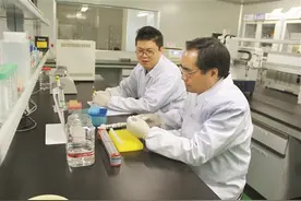 我从人民中来丨全国人大代表戴立忠：为全球抗疫贡献“中国方案”图片