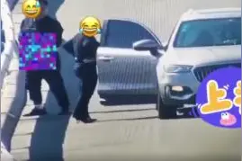 好尴尬丨一对男女在宁夏境内高速小便，全都被拍下来了……图片
