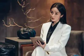 《刺杀小说家》票房破8亿，小橘子最后死了吗？主演杨幂不小心戳破真相图片