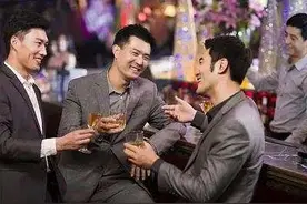 90后年轻小伙喝茶突发心梗！医生检查后发现：这与他妈妈有关图片