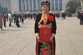 全国脱贫攻坚先进个人陈望慧：夹金山下的玫瑰姐姐带动小金县一半贫困户脱贫奔康｜了不起的我们图片