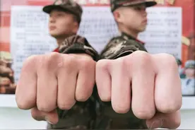 新兵VS老兵，一场勇者之间的较量图片