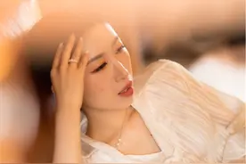 魔都知识型美少女28岁确诊淋巴瘤晚期，硬核抗癌做病友“灯塔”图片