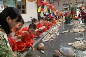 将传统节日纳入课程，让孩子玩中学，深圳一幼儿园欢庆元宵图片