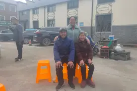 杭州91岁姐姐拉着87岁弟弟，满村炫耀！背后故事看哭了……图片