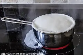 锅底发黑？快用厨房里的它擦一擦，只需3分钟，焕然一新图片