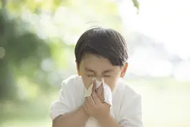 一到春季就过敏 专家支招这样预防很重要!视频封面