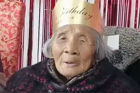 百岁老太生日宴上许愿：希望自己100多个后辈活得都超过她图片
