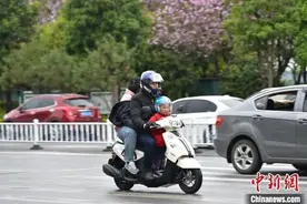 羽绒服都收起来了，你跟我说要下雪？图片