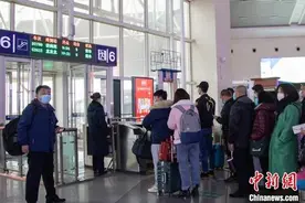 内蒙古首开直通华东地区动车组列车 实现朝发夕至图片