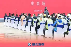 创纪录！3305.4亿图片