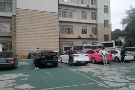 “炸街”一时爽！这几个在南宁滨江路制造噪音的“精神小伙”挨了图片