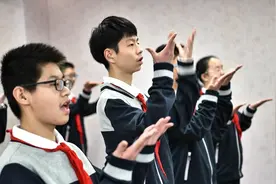 标准手语版国歌来了！上海历史最悠久的聋人教育学校这样帮孩子“听见”世界图片