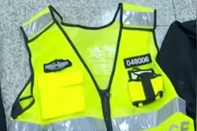 3天作案7起！大学生冒充警察查车罚款 竟是为跟女友们谈恋爱？视频封面