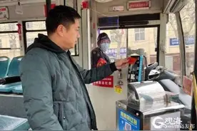 今天起，持“荣军卡”免费乘公交图片