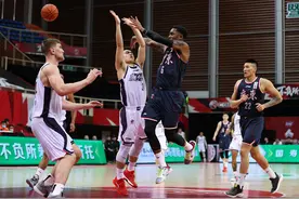 CBA | 两广大战 卫冕冠军惊险获胜图片