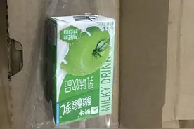 买了万元苹果手机，拆开快递一看竟是苹果味饮料……破案了图片