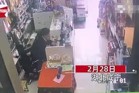 狗子走失9天突然回家，主人扔下游戏激动大叫！网友：这把不能算他坑图片