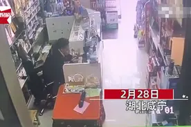 狗子走失9天突然回家，主人扔下游戏激动大叫！网友：这把不能算他坑图片