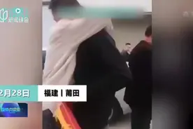 奇妙巧合  失散20年双胞胎终于团聚视频封面