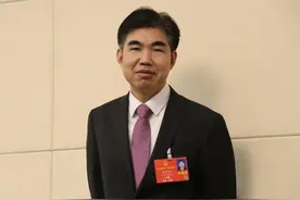 全国人大代表朱列玉：建议大幅降低微信支付手续费图片