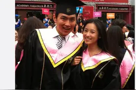 王彦霖承认恋情 黄子韬发文祝福不忘吐槽图片