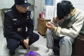 遂宁18岁小伙到达州见网恋女友，发现其已有男友欲跳桥轻生被女警拉回图片