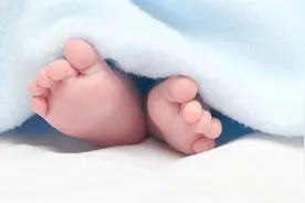 日本疯狂“催生”30年：生一个奖42万日元，政府还帮你养，不孕不育免费治图片