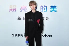 蔡徐坤新专辑将发布 自称创作暂无瓶颈图片