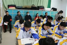 济南旅游学校：干部推门与学生同听第一课，切实把准教学“脉搏”图片