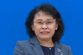 委员通道丨张海迪委员：30年来中国残疾人事业取得很大进步视频封面