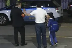 深圳一名小学生独自坐公交回家，错了方向，幸遇好心司机送回图片