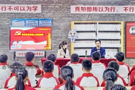 东兰30所小学同步开讲“南网知行·党史教育第一课”图片