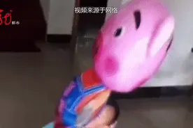 爷爷骑车五公里，只为一个气球，暖哭图片