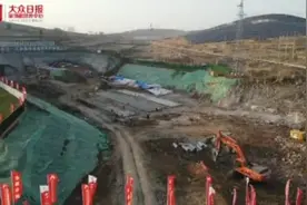 视频丨济潍高速淄川段青风岭隧道套拱施工中视频封面