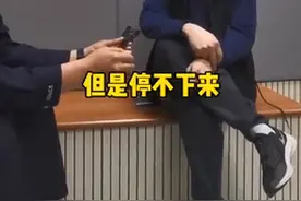 司机冲断学生队伍又下车骂老师，后续来了！当事人现场还跷二郎腿图片