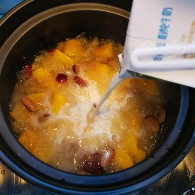 喝一碗抵30张面膜？干了这碗“木瓜银耳牛奶羹”