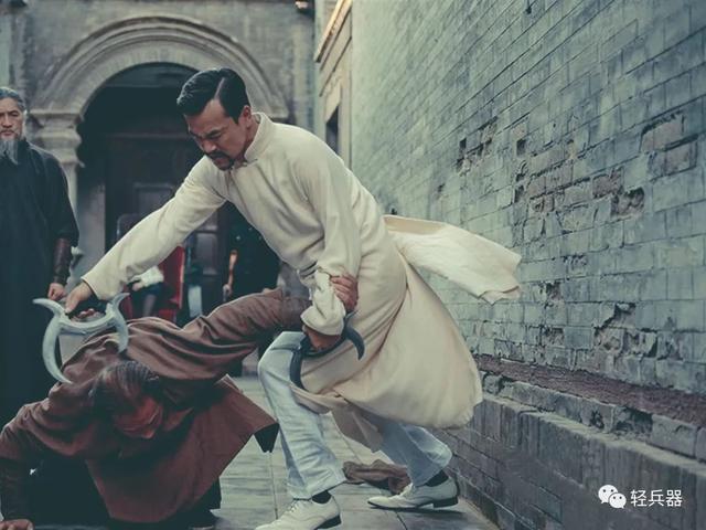 一文看懂这个奇怪的兵器:日月双辉——子午鸳鸯钺