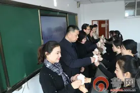 淄博师专学前教育学院举行“青蓝工程”拜师仪式图片