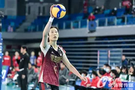 再次代表母队冲击全运会正赛 这次朱婷能如愿吗？图片