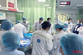 120急救中心专家打120求助，心脏骤停20分钟：医院以为搞抽查，没想到他真发病了图片